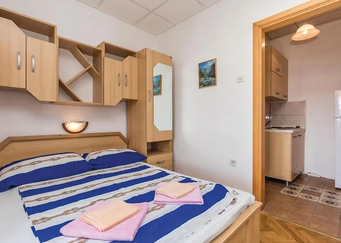 Apartamento Beautiful In Dinjiška