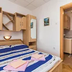 Apartment Beautiful In Dinjiska