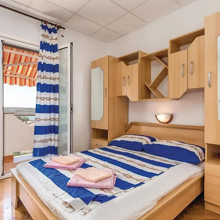Lovely In With House Sea View Apartment