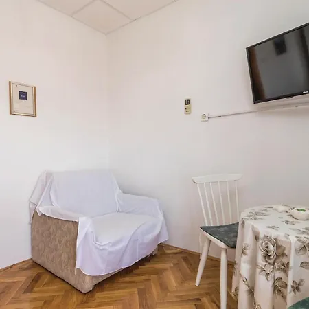 Apartment Lovely In With House Sea View