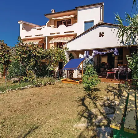 Lovely In With House Sea View